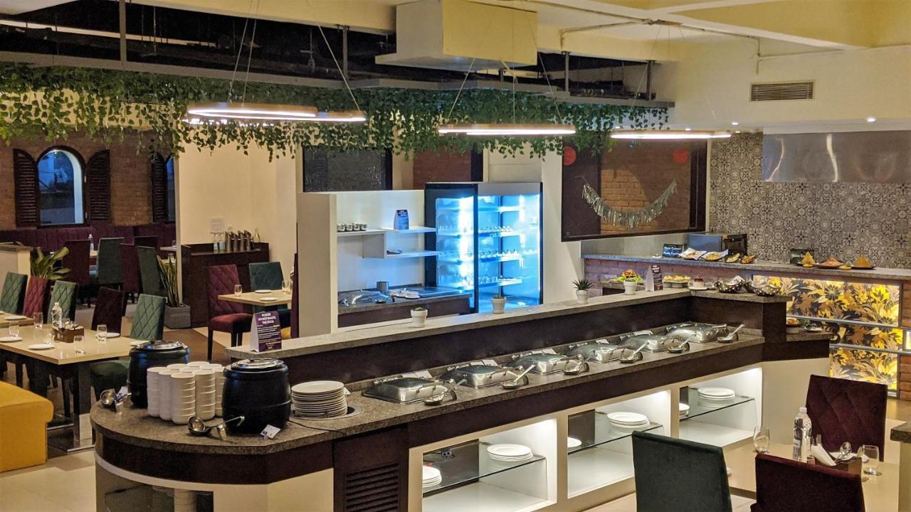 Blu Petal - A Business Hotel Μπανγκαλόρ Εξωτερικό φωτογραφία