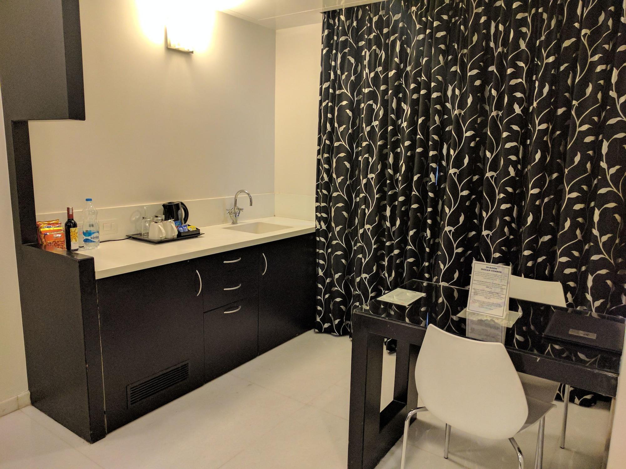 Blu Petal - A Business Hotel Μπανγκαλόρ Εξωτερικό φωτογραφία