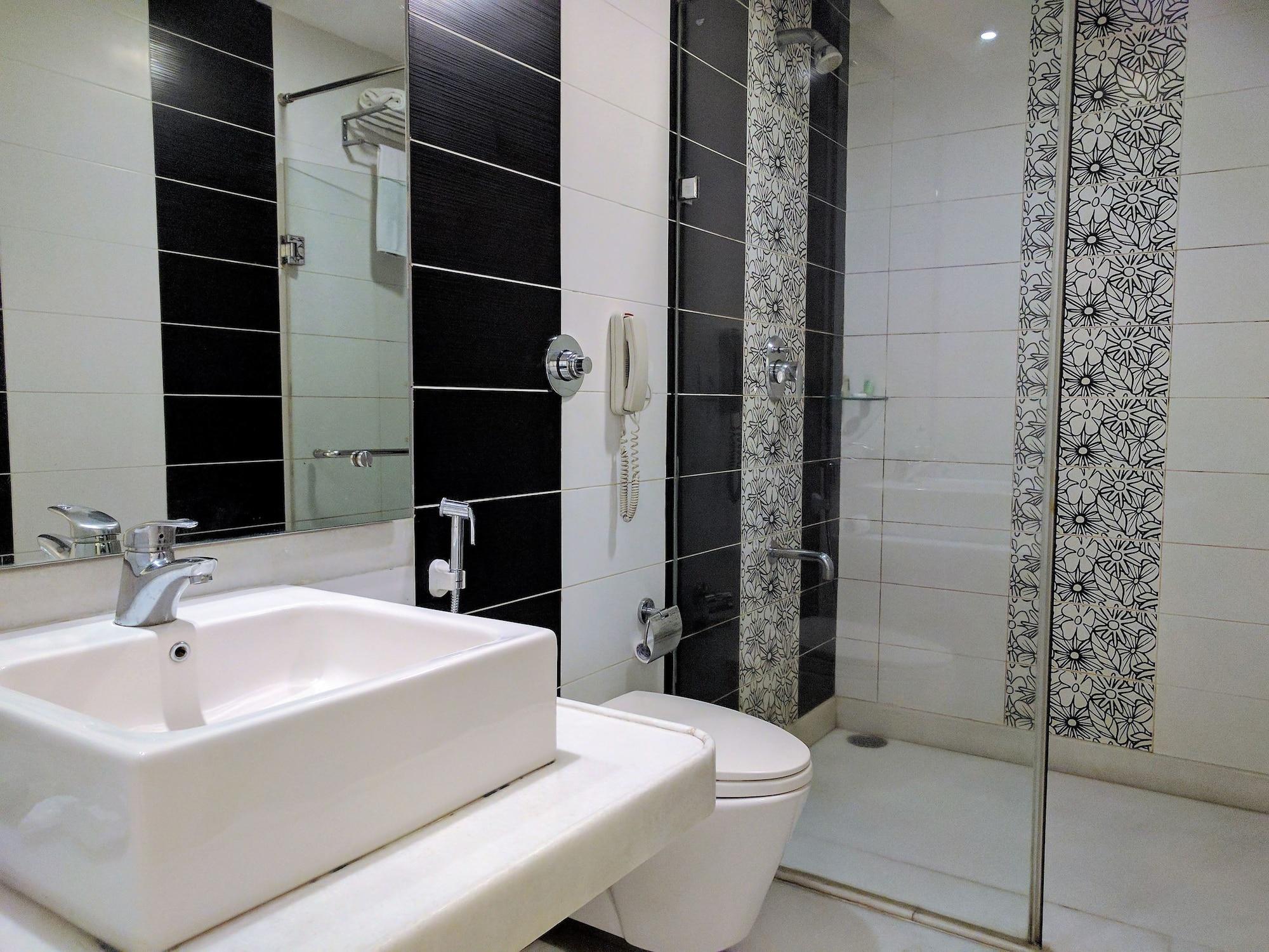 Blu Petal - A Business Hotel Μπανγκαλόρ Εξωτερικό φωτογραφία
