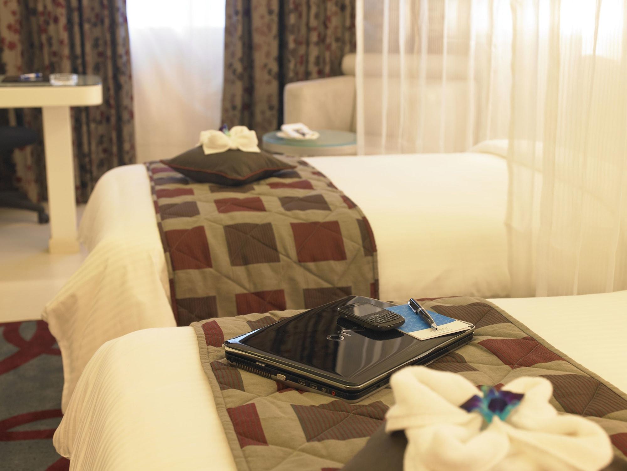 Blu Petal - A Business Hotel Μπανγκαλόρ Εξωτερικό φωτογραφία