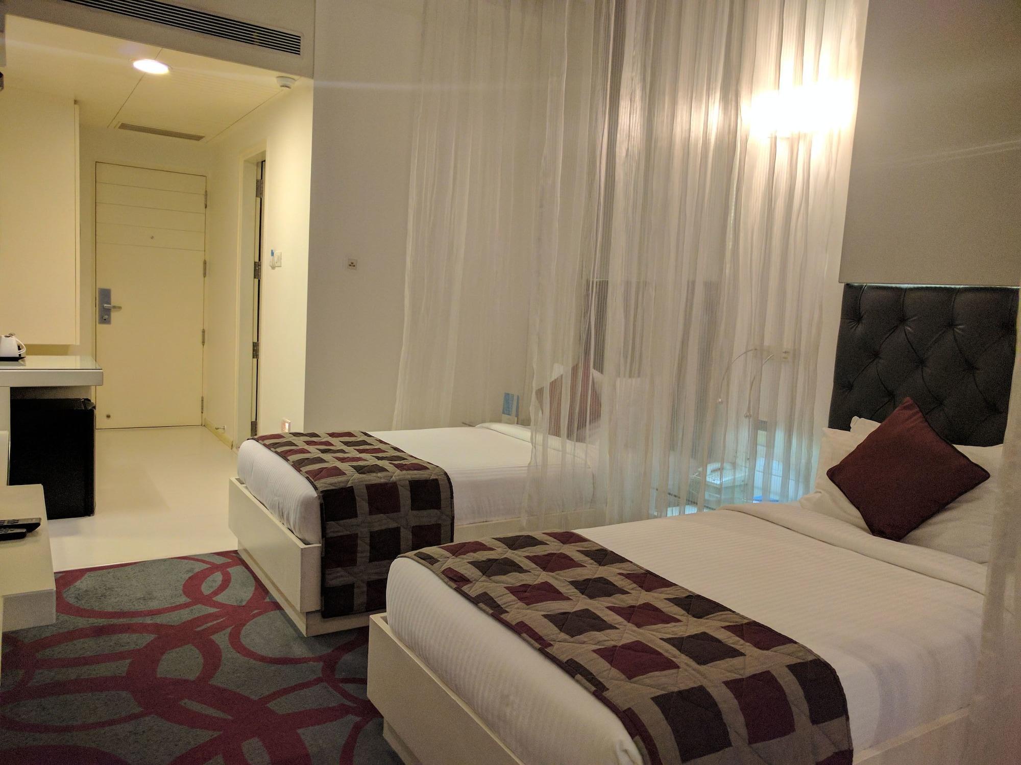 Blu Petal - A Business Hotel Μπανγκαλόρ Εξωτερικό φωτογραφία