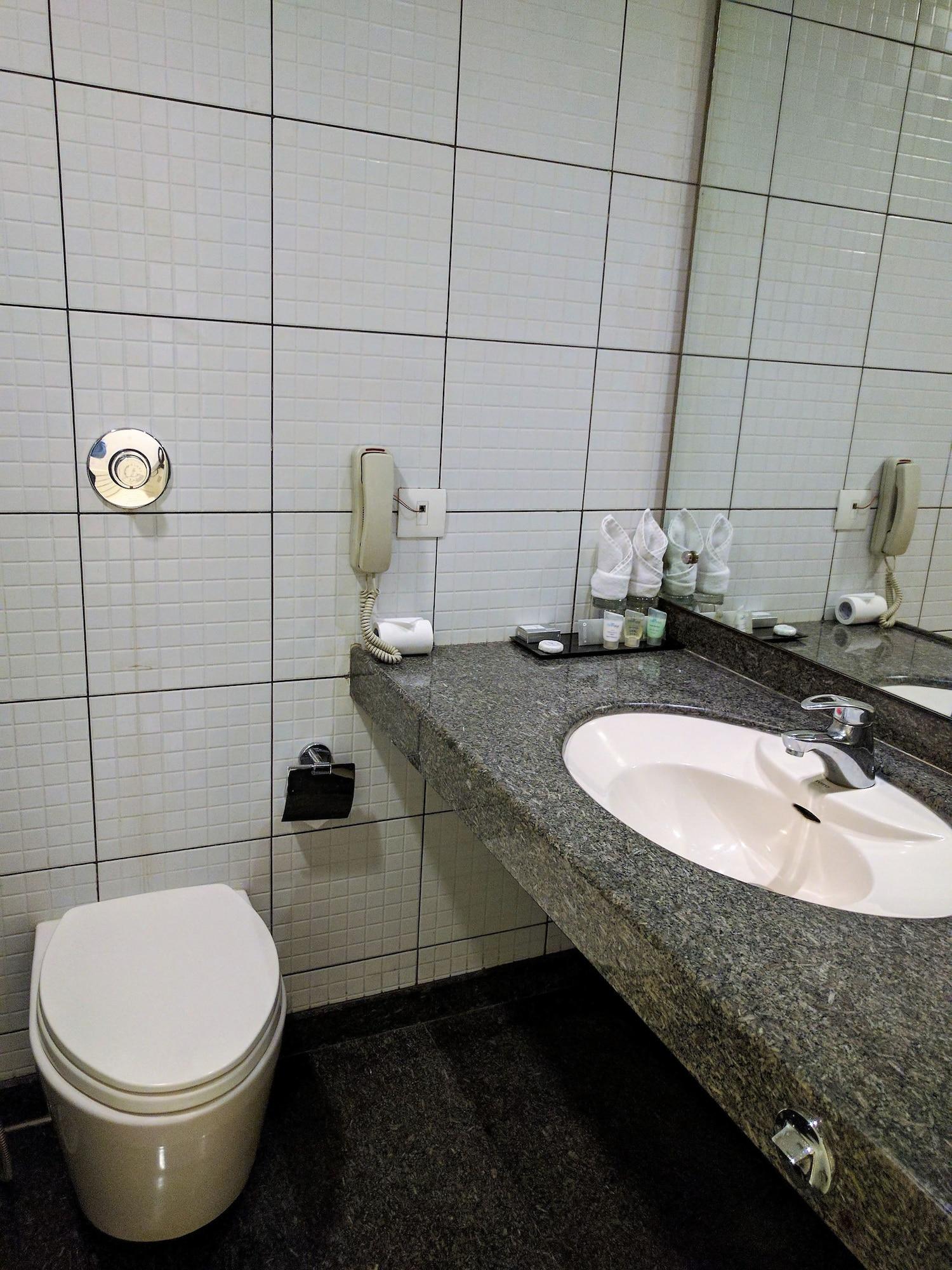 Blu Petal - A Business Hotel Μπανγκαλόρ Εξωτερικό φωτογραφία