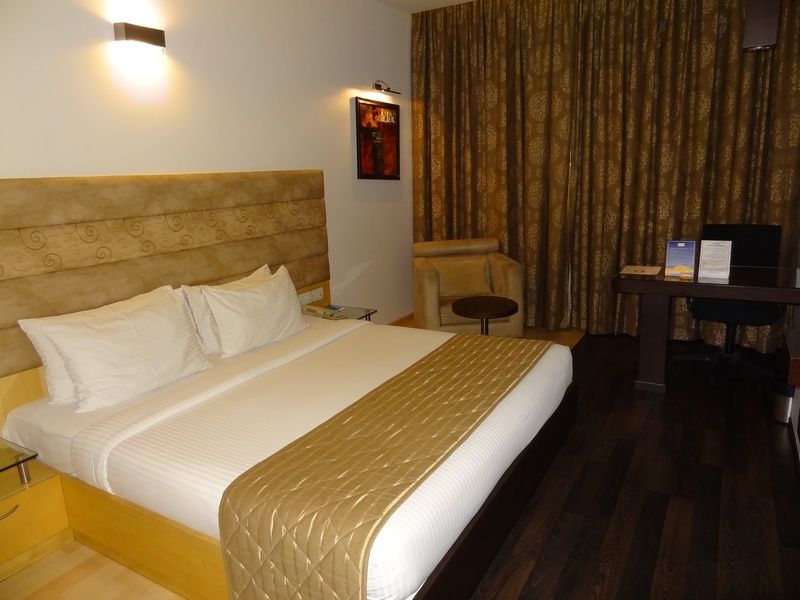 Blu Petal - A Business Hotel Μπανγκαλόρ Εξωτερικό φωτογραφία