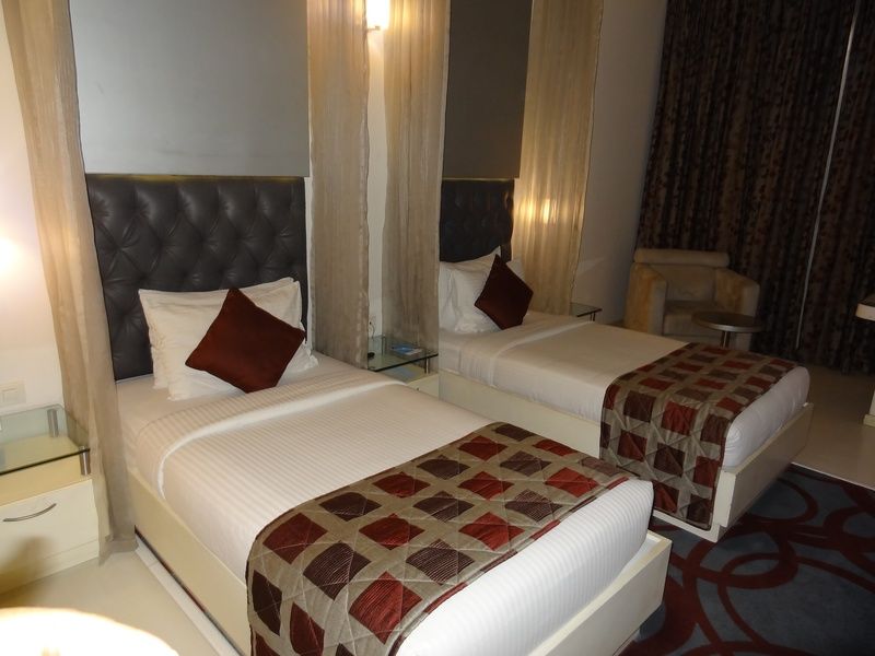 Blu Petal - A Business Hotel Μπανγκαλόρ Εξωτερικό φωτογραφία