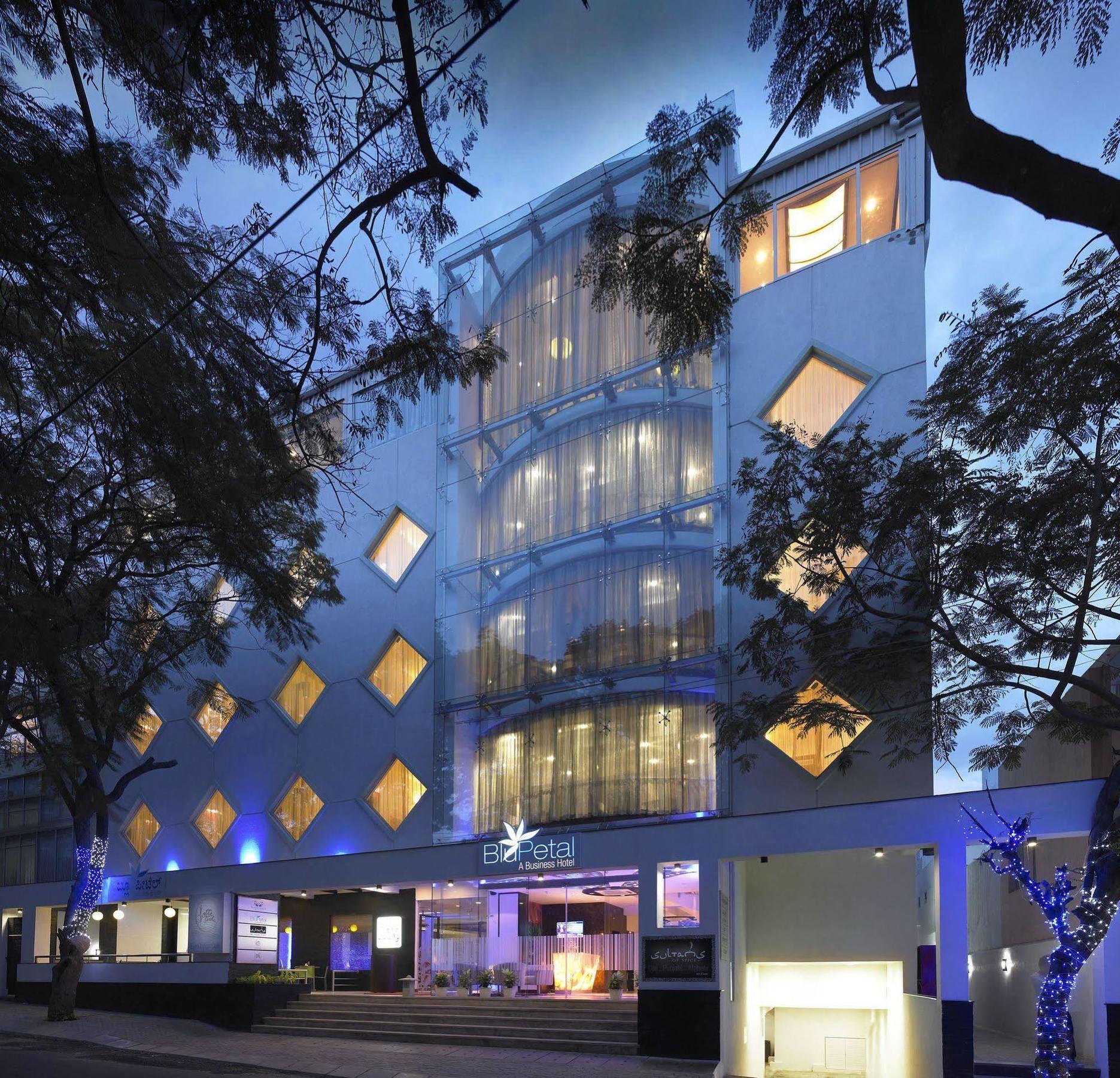 Blu Petal - A Business Hotel Μπανγκαλόρ Εξωτερικό φωτογραφία