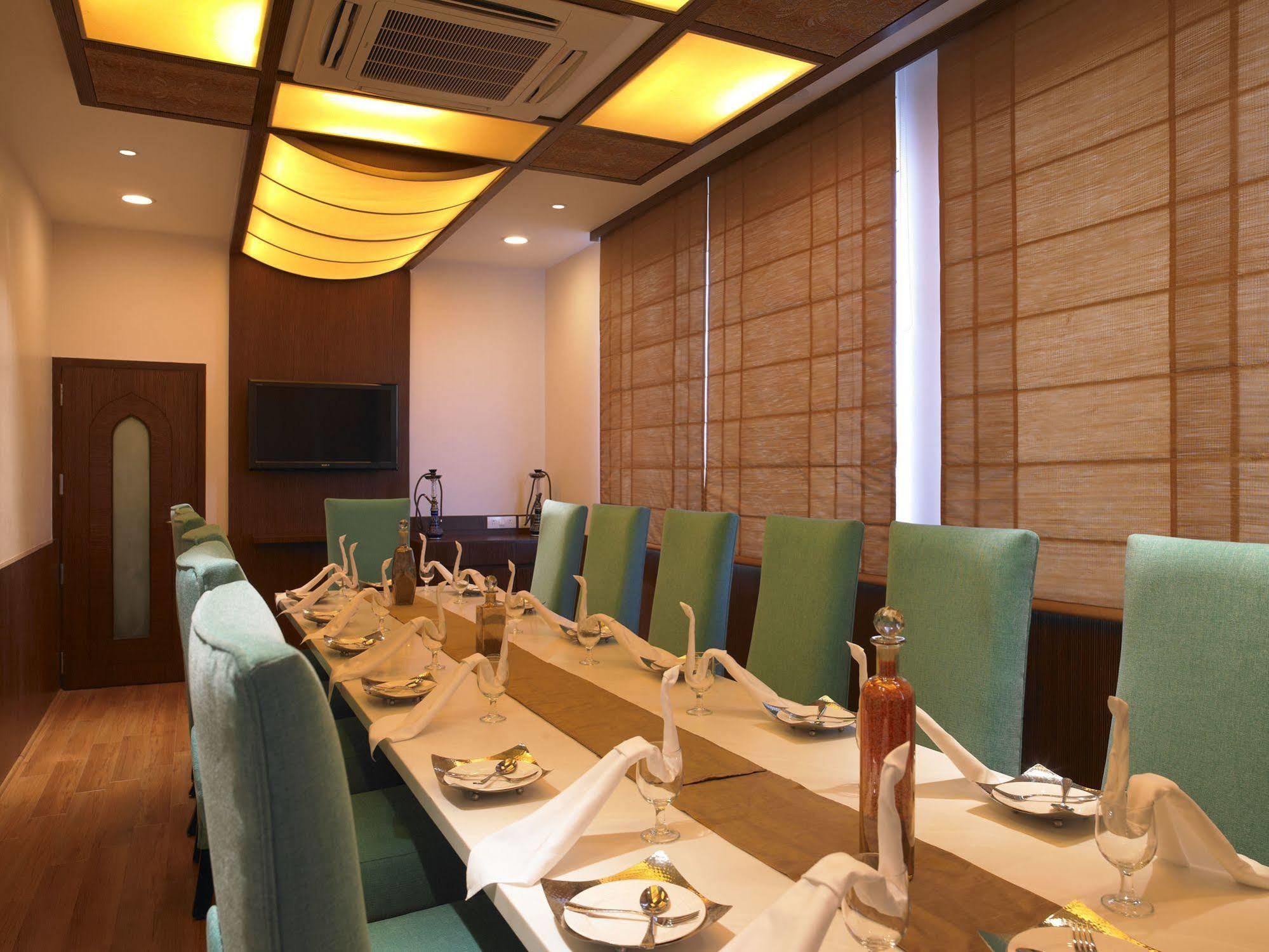Blu Petal - A Business Hotel Μπανγκαλόρ Εξωτερικό φωτογραφία
