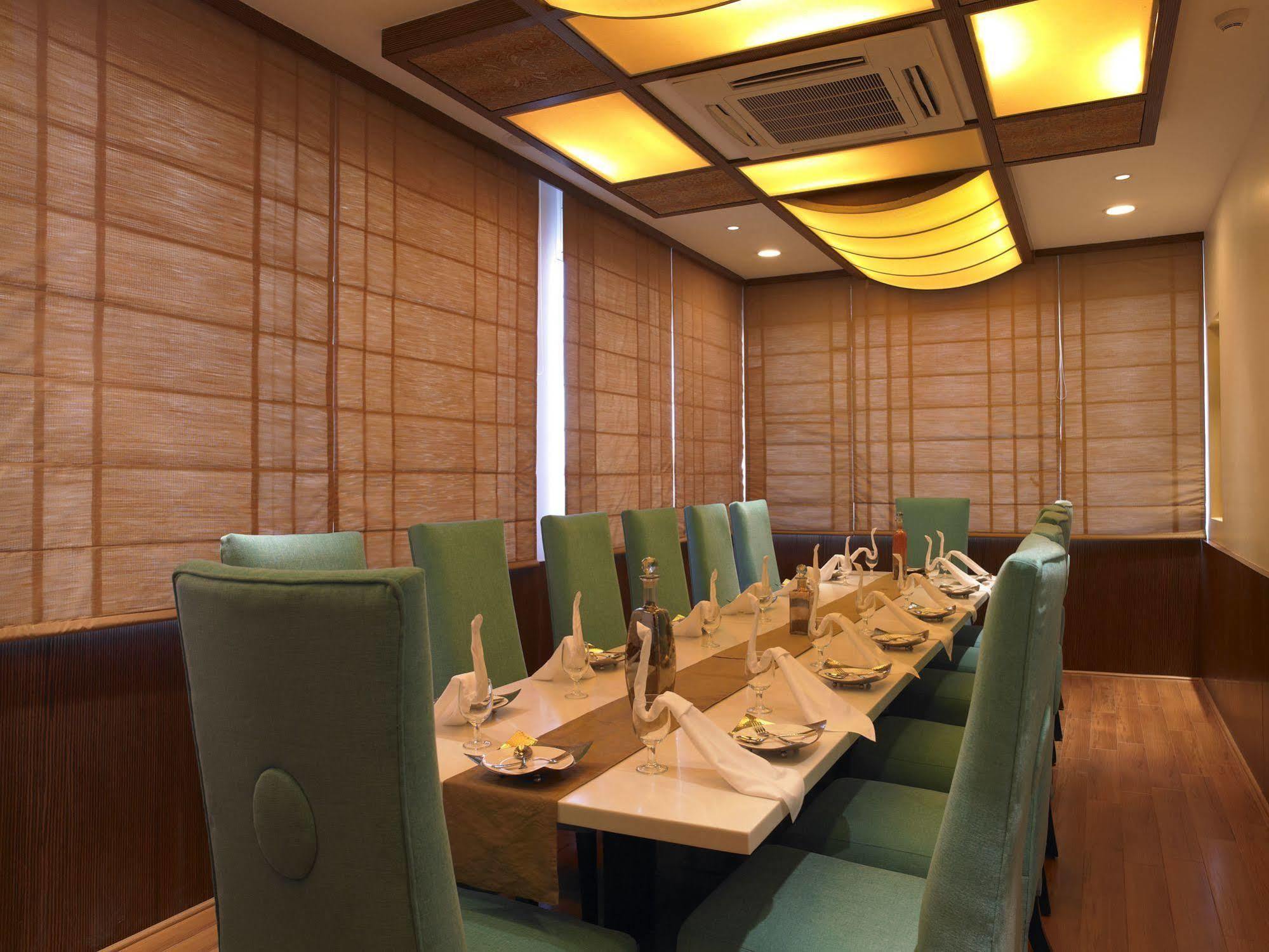 Blu Petal - A Business Hotel Μπανγκαλόρ Εξωτερικό φωτογραφία