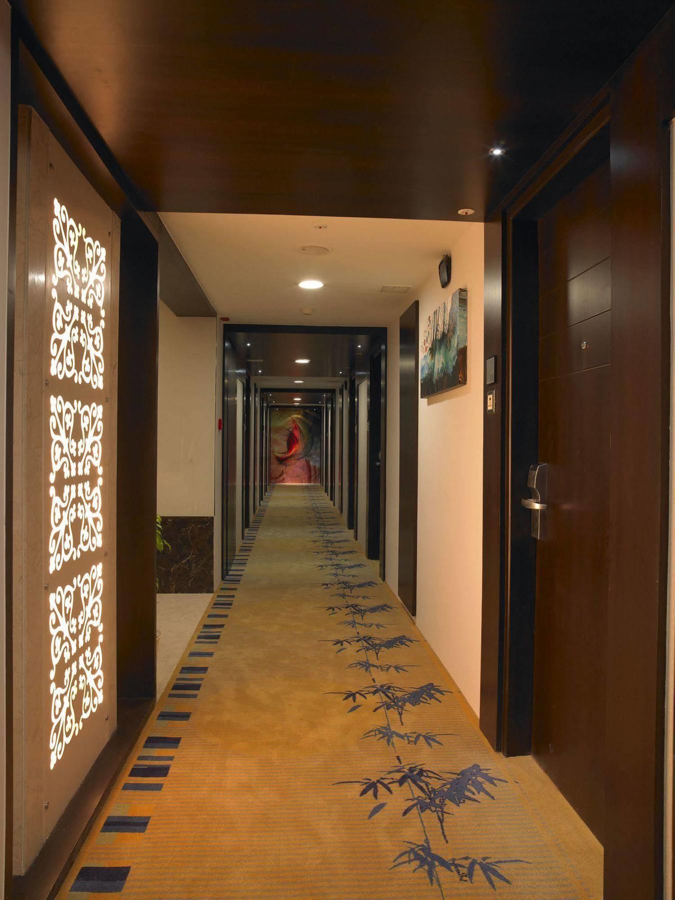 Blu Petal - A Business Hotel Μπανγκαλόρ Εξωτερικό φωτογραφία
