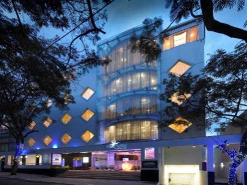 Blu Petal - A Business Hotel Μπανγκαλόρ Εξωτερικό φωτογραφία